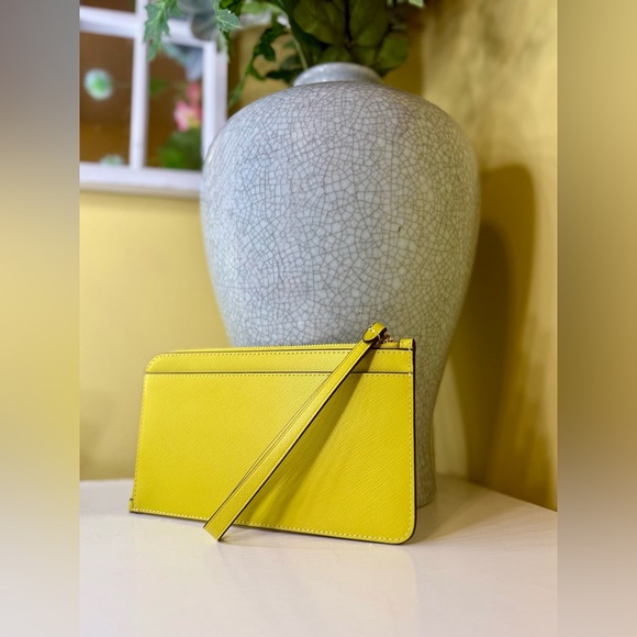 Kate Spade Lime Slice Medium Wristlet (NWT) - Picture 3 of 4